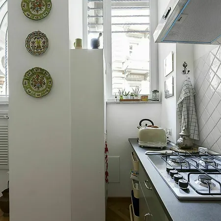 Margherita A Chiaia Apartment *