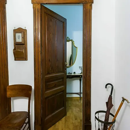 Margherita A Chiaia Apartment *