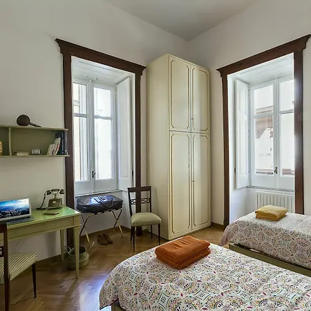 Apartment Margherita A Chiaia Naples